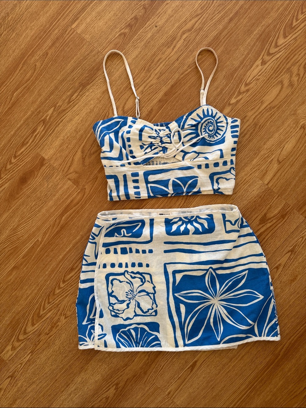 Billabong Blue and Cream Printed Two-Piece Skirt Set